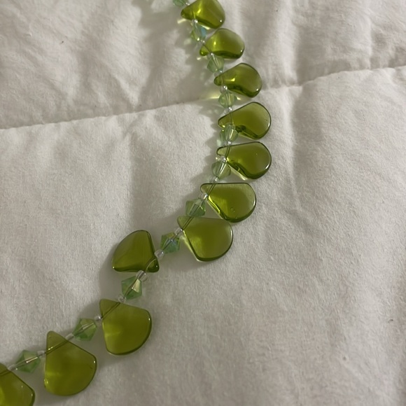 Beaded green necklace translucent lucite beads bright spring color - Picture 4 of 5